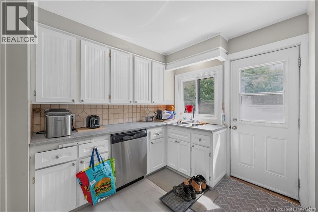 252 Buckingham Avenue - 14