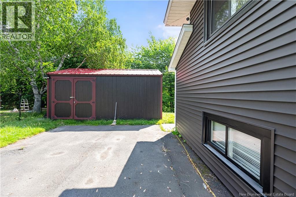 252 Buckingham Avenue - 32