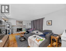 Living room - 252 Buckingham Avenue, Riverview, NB E1B2N8 Photo 8