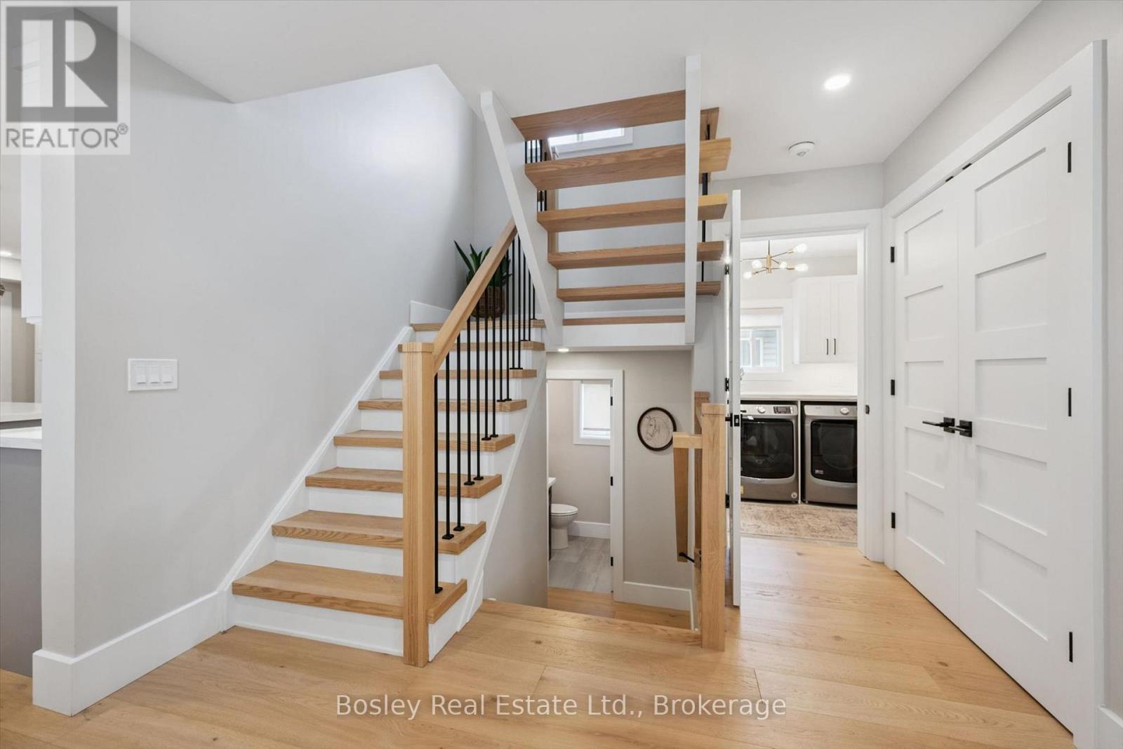 24 WATSON CRESCENT - 22