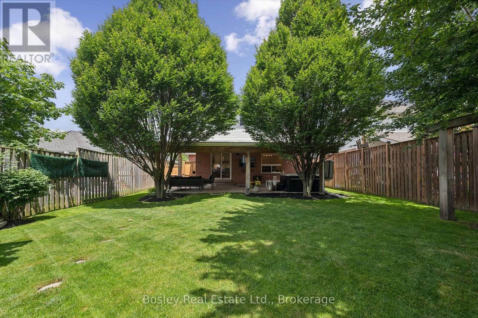 24 WATSON CRESCENT - 36