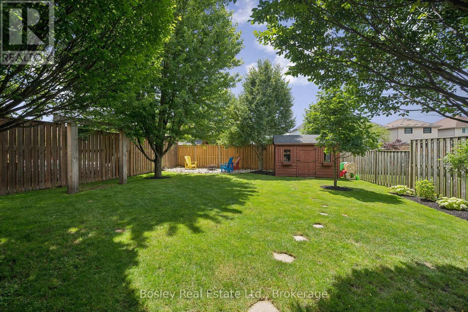 24 WATSON CRESCENT - 35