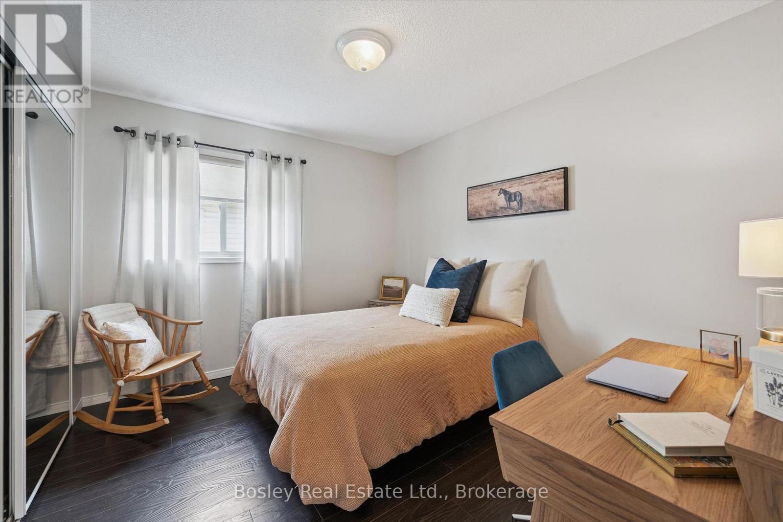 24 WATSON CRESCENT - 25