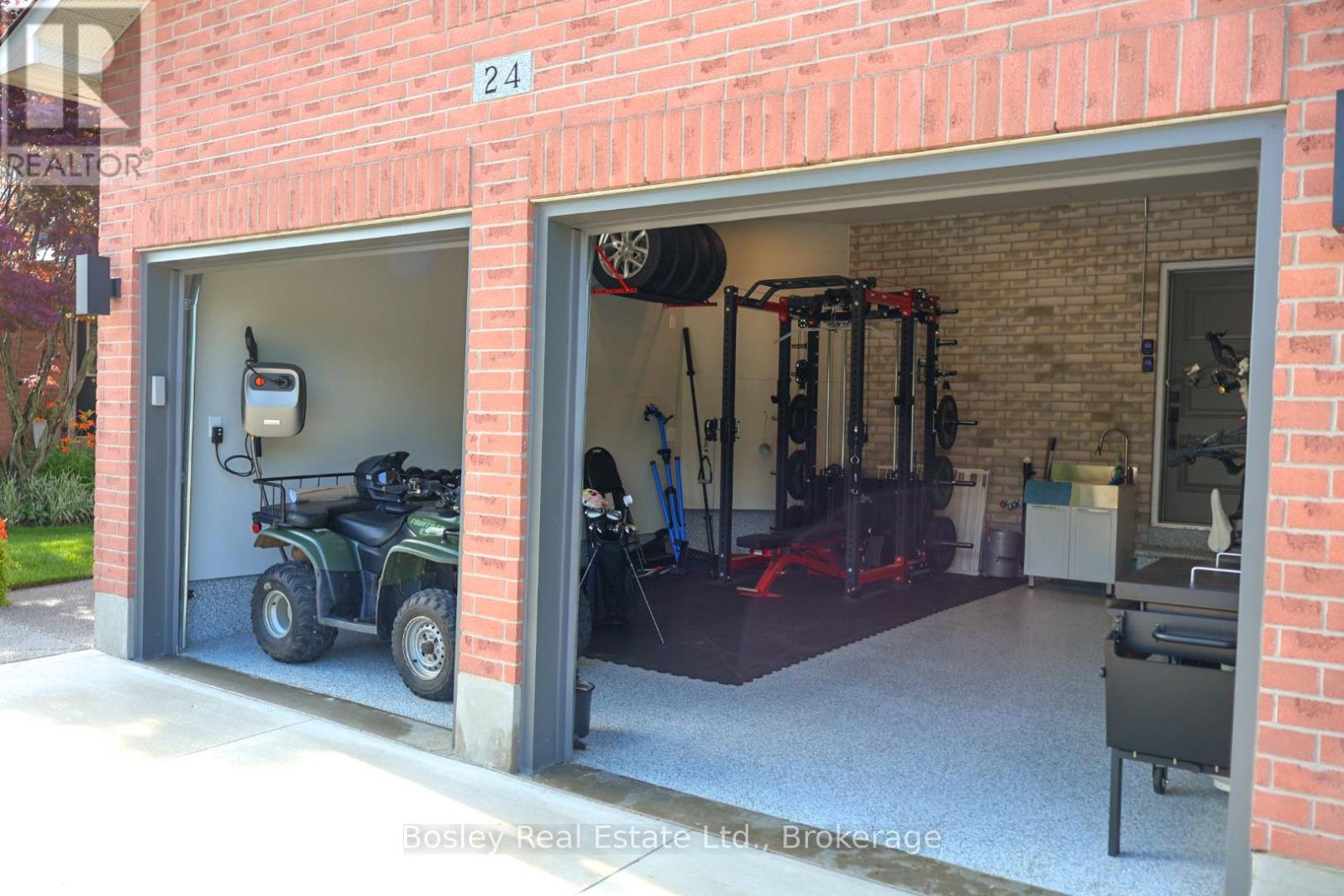 24 WATSON CRESCENT - 41