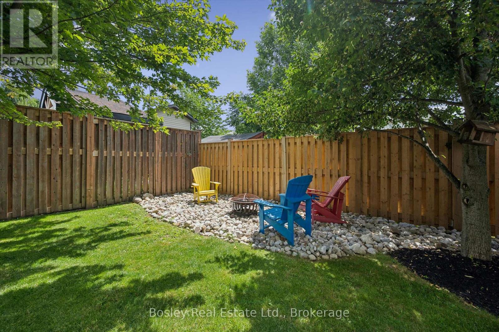 24 WATSON CRESCENT - 37