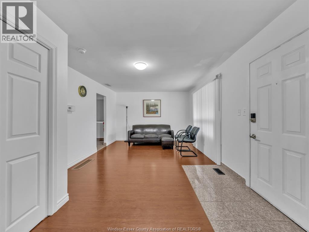 3748 WHITNEY - 11