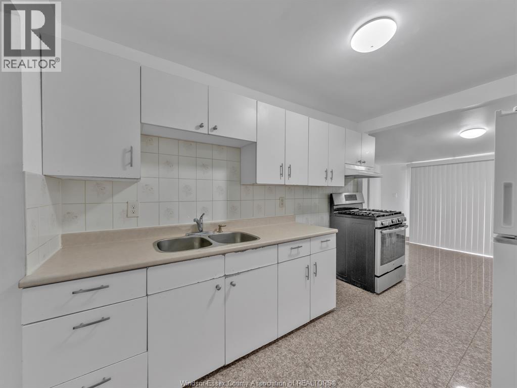 3748 WHITNEY - 14