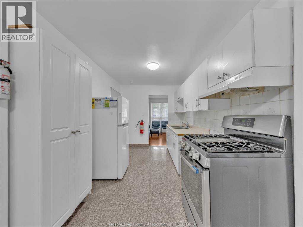 3748 WHITNEY - 15