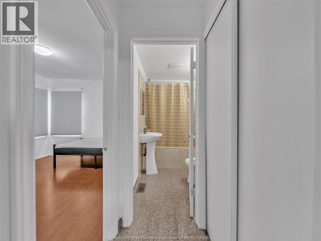 3748 WHITNEY - 18