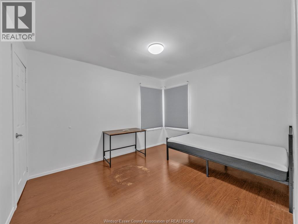 3748 WHITNEY - 20