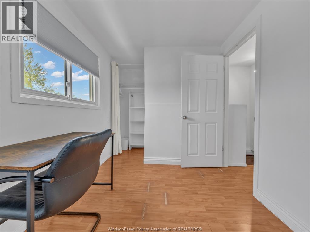 3748 WHITNEY - 26