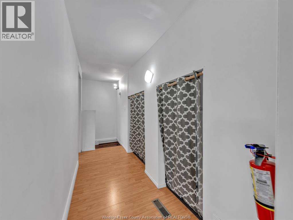 3748 WHITNEY - 29