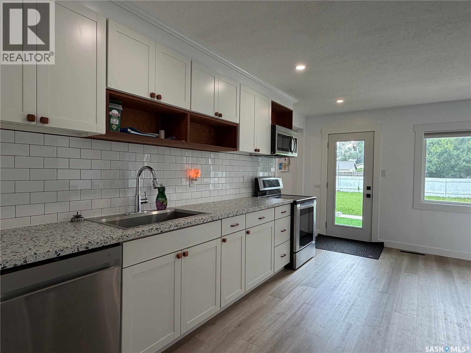 314 Main STREET E - 10