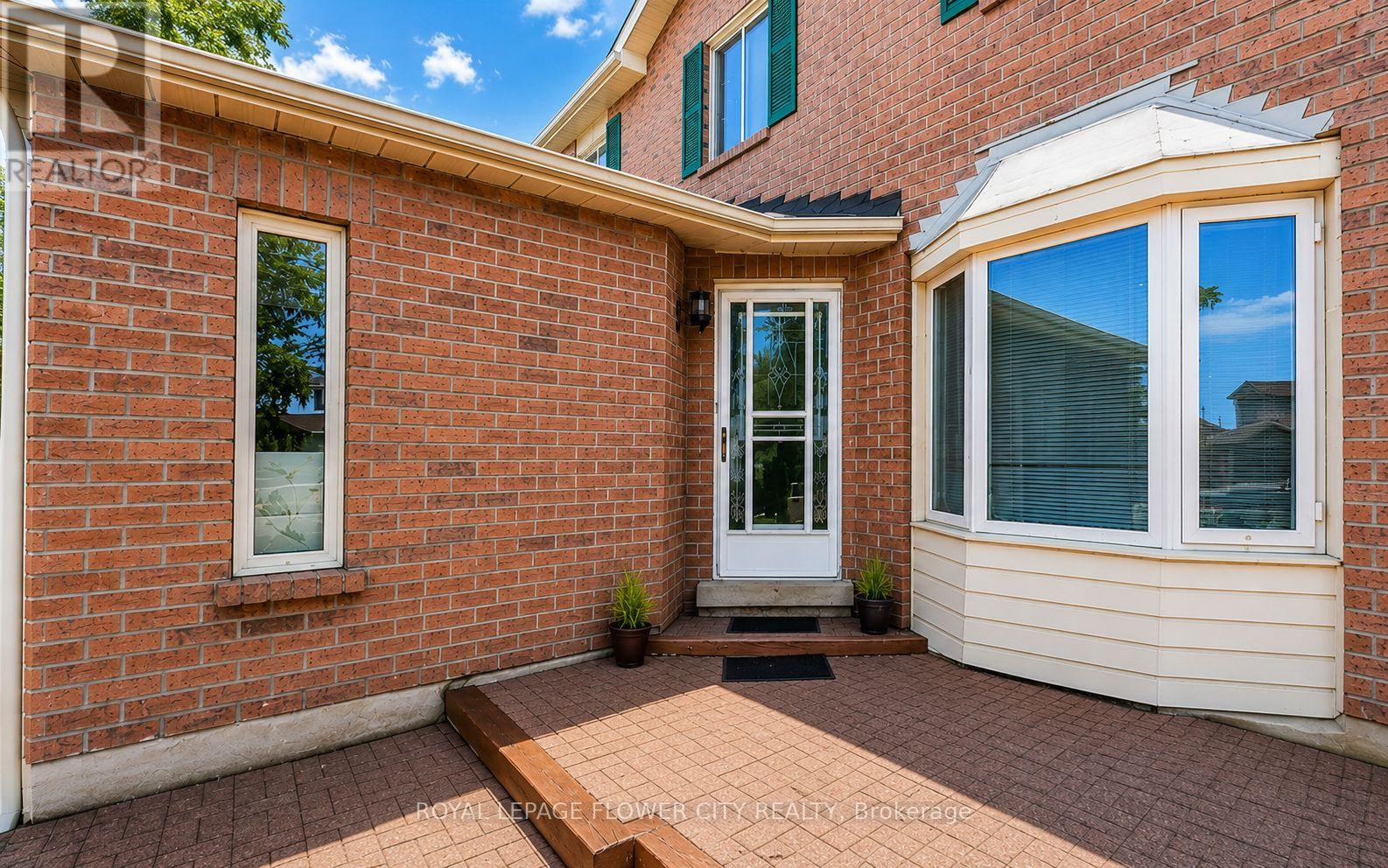 23 CLYDESDALE CIRCLE - 2