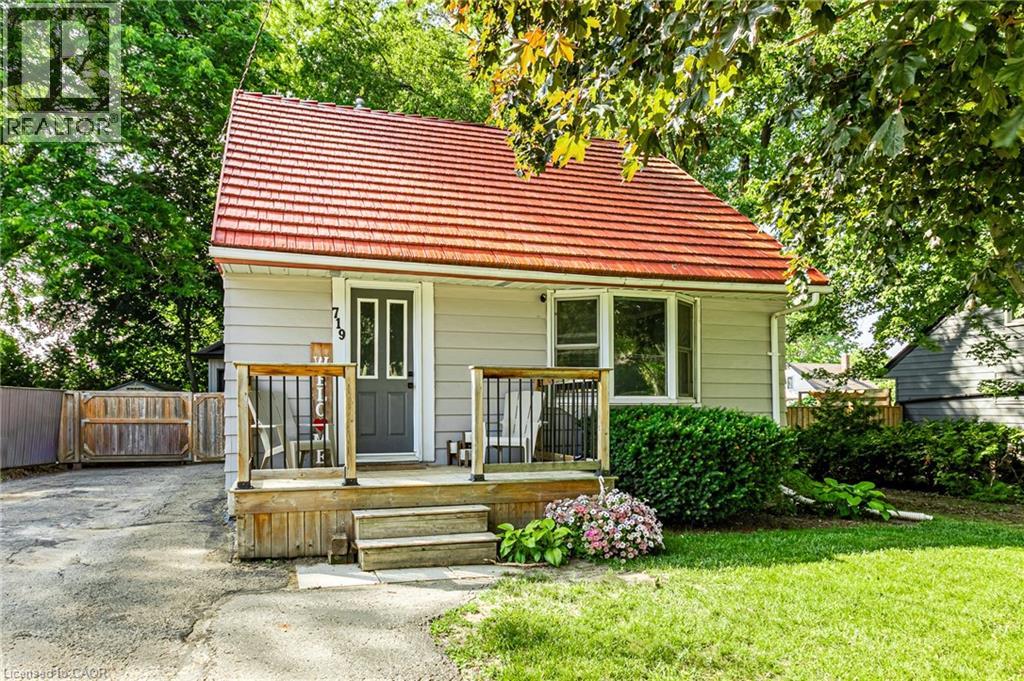 719 LANCASTER Street - 34