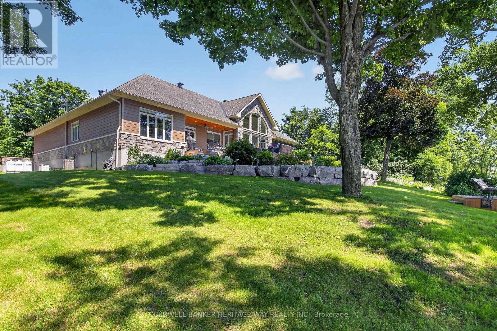 102 HERON LANE - 8