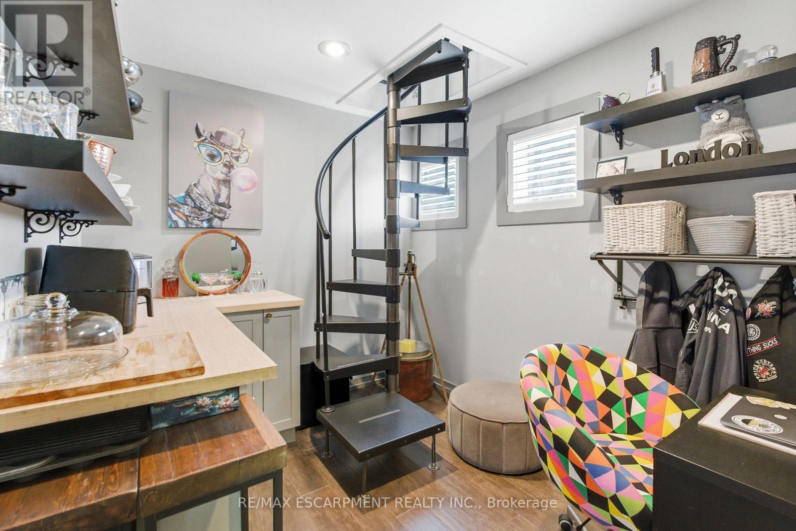 10 ROCKHAVEN LANE - 14