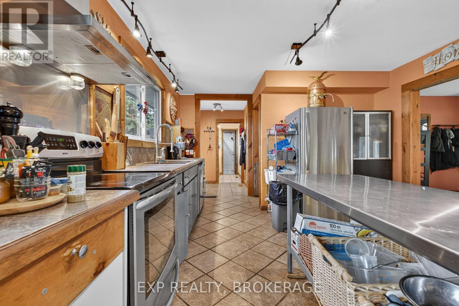 1664 WALLBRIDGE LOYALIST ROAD - 19