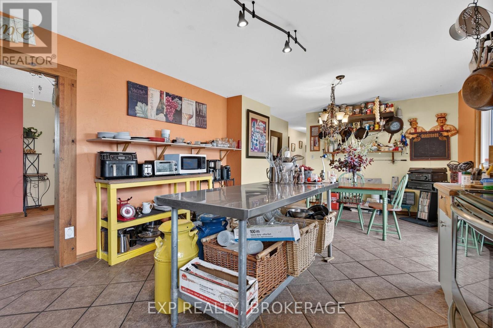 1664 WALLBRIDGE LOYALIST ROAD - 21