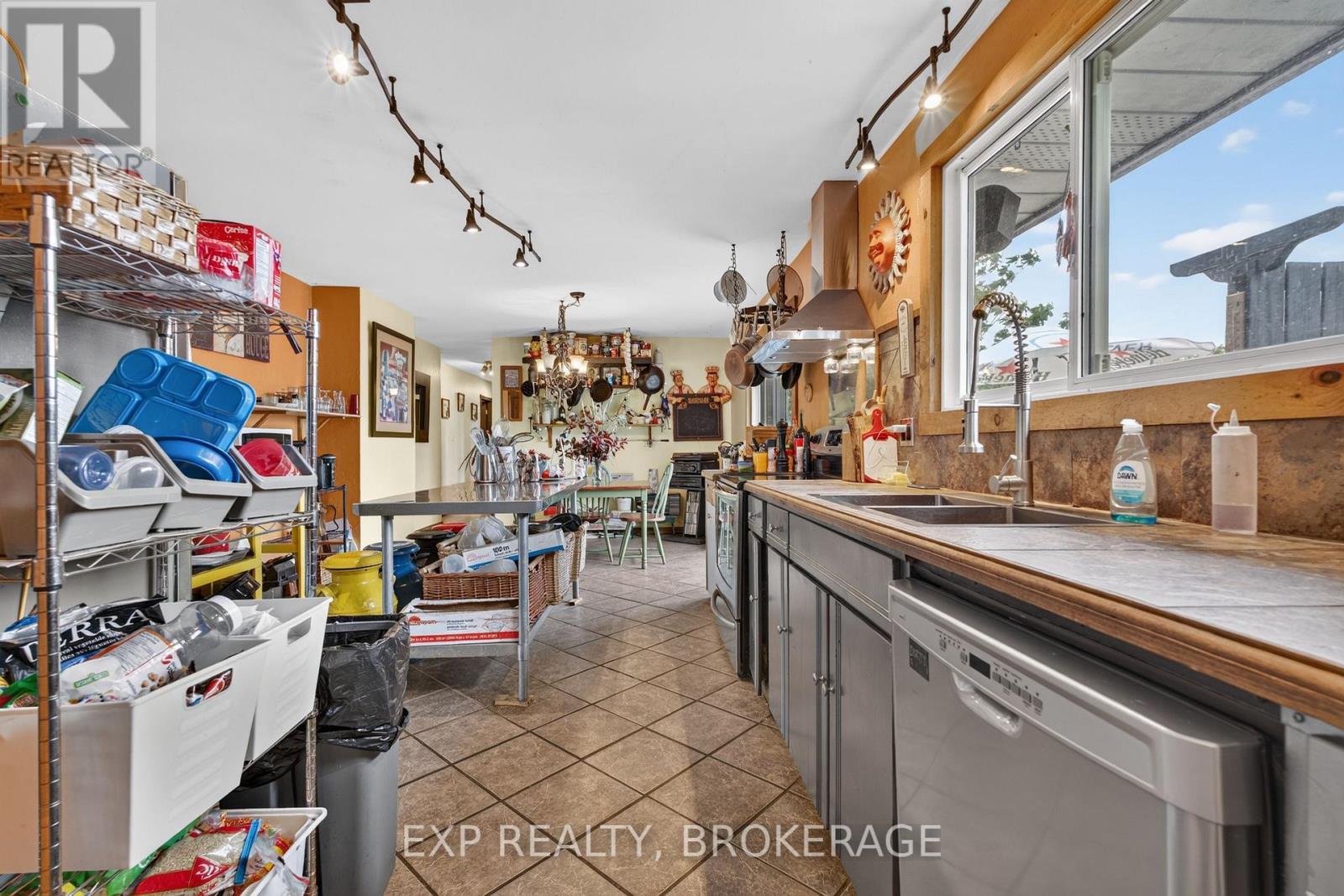 1664 WALLBRIDGE LOYALIST ROAD - 22