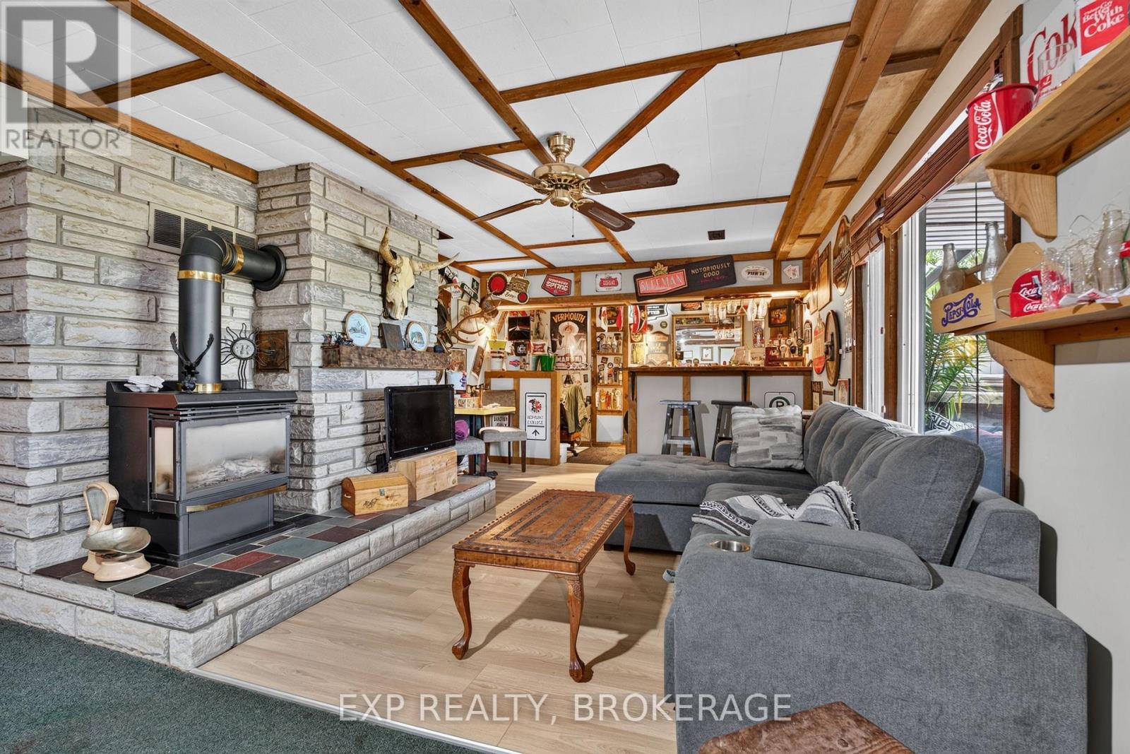 1664 WALLBRIDGE LOYALIST ROAD - 26
