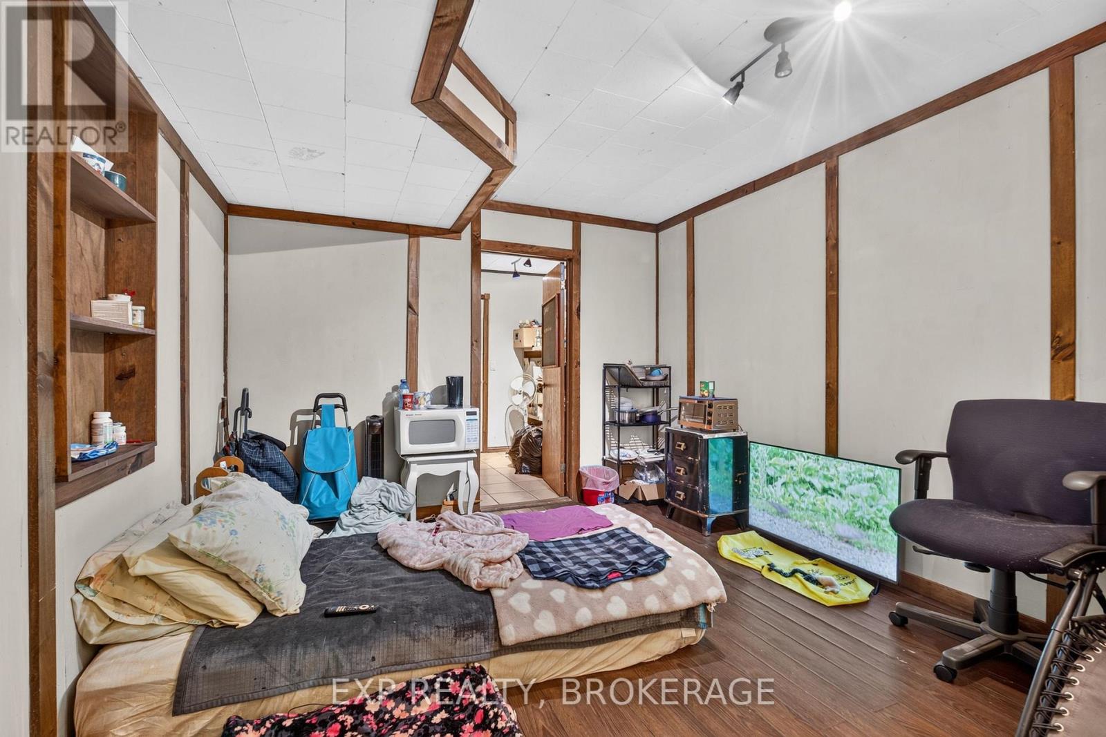 1664 WALLBRIDGE LOYALIST ROAD - 34