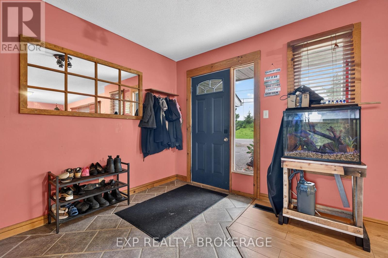 1664 WALLBRIDGE LOYALIST ROAD - 4