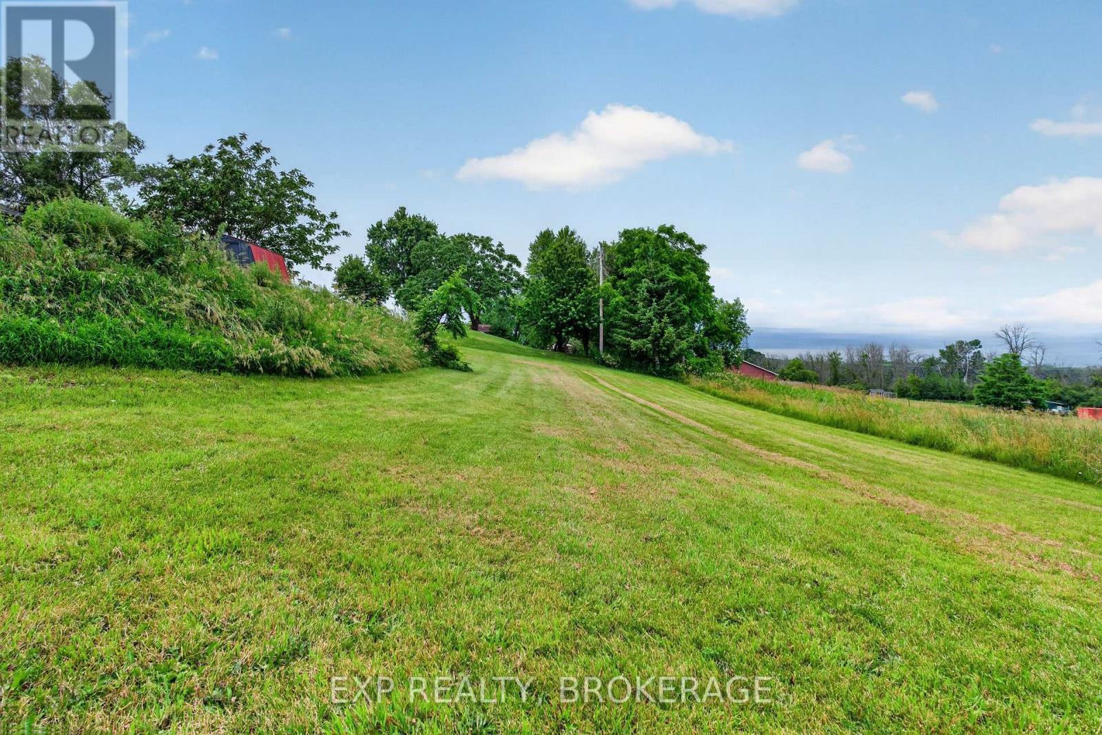1664 WALLBRIDGE LOYALIST ROAD - 43