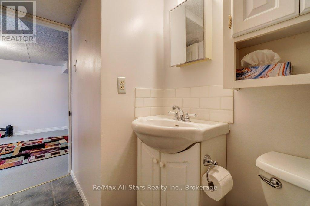 15 EDWIN STREET - 36