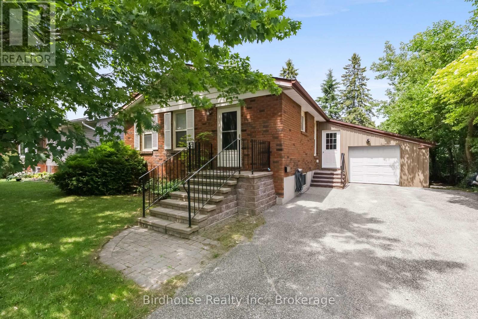 10 OAK STREET - 2