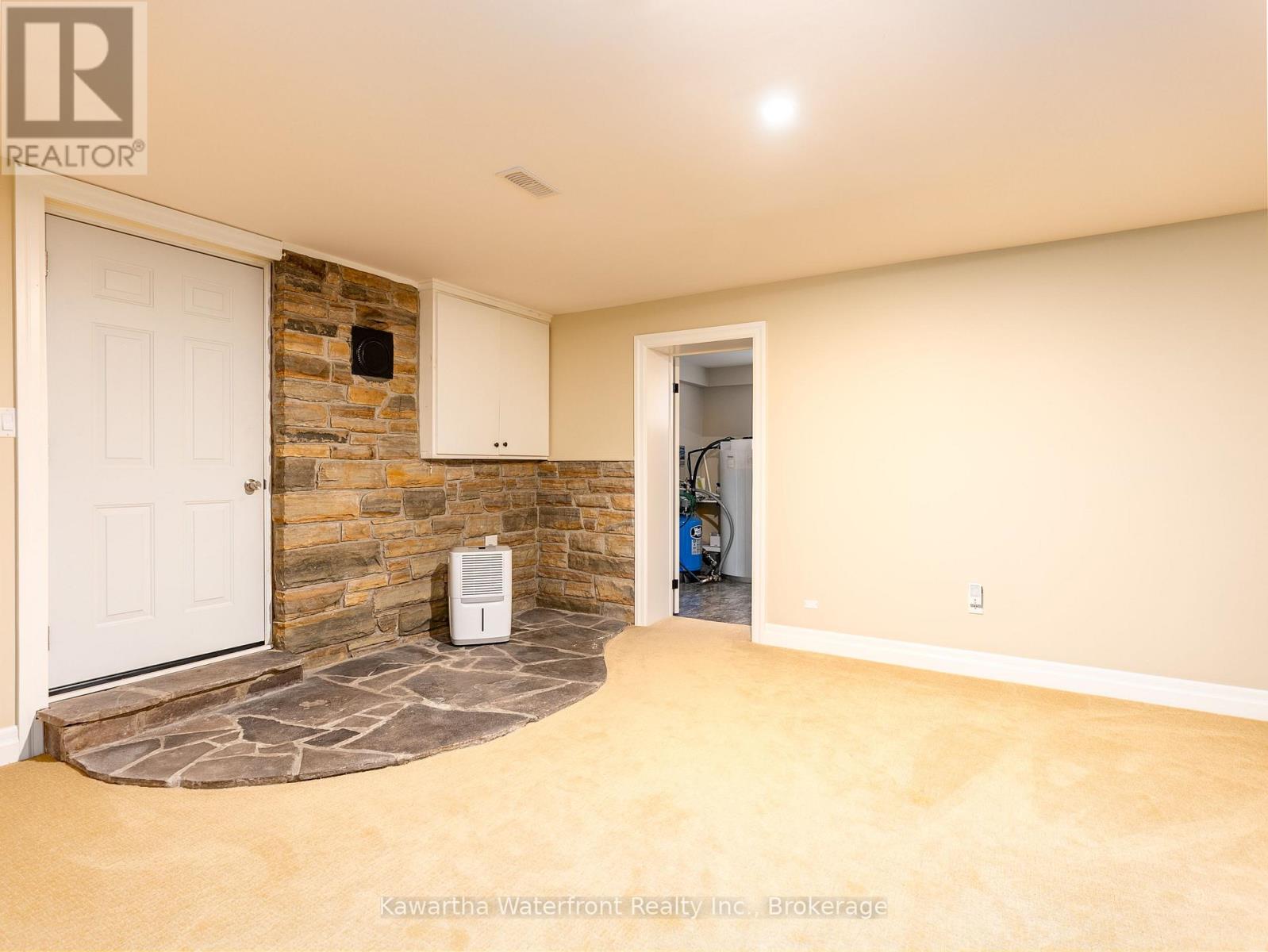 33 NORTHLINE ROAD - 23