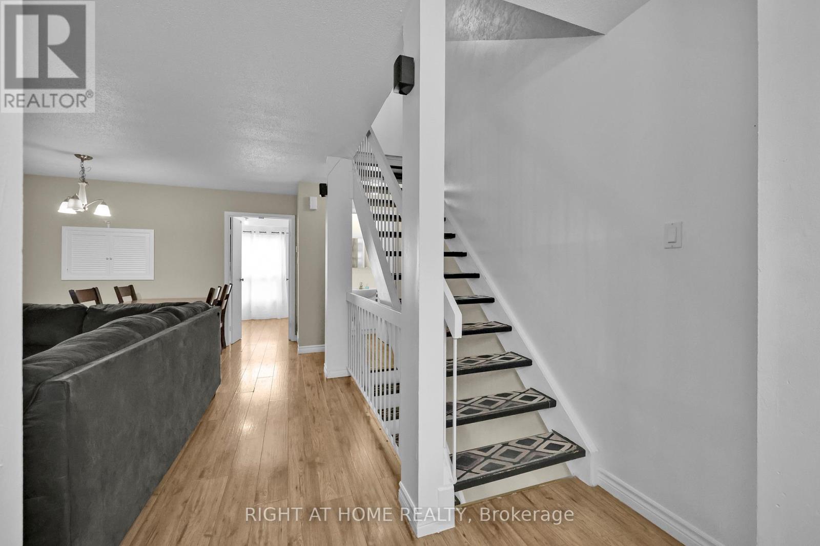 #8 253 TAYLOR STREET - 16
