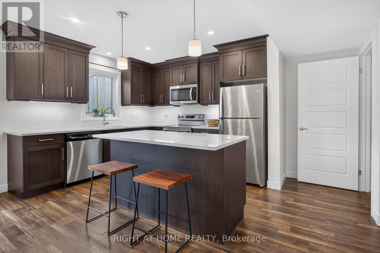 #48 1110 MEADOWLARK RIDGE - 12