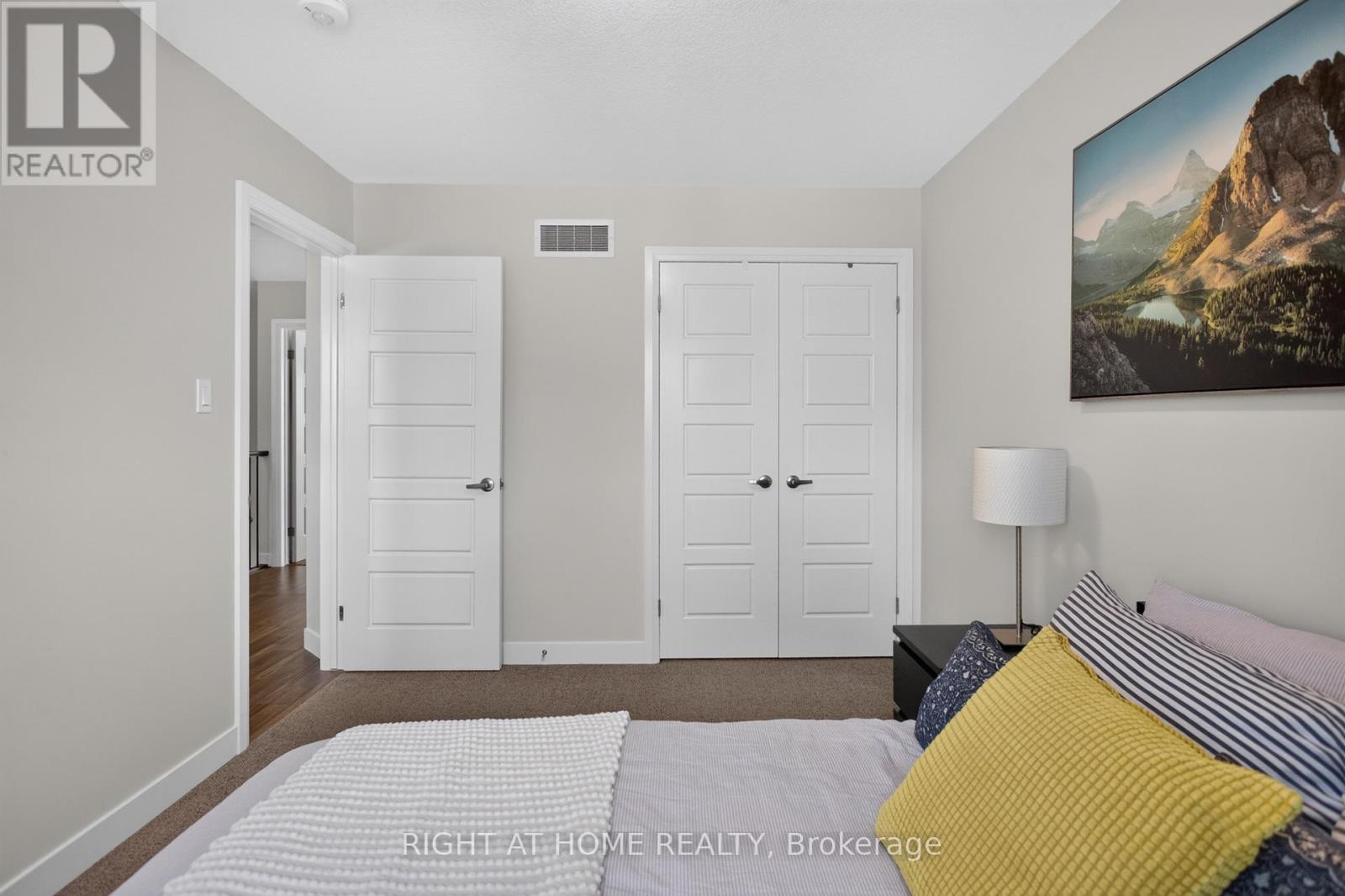 #48 1110 MEADOWLARK RIDGE - 32