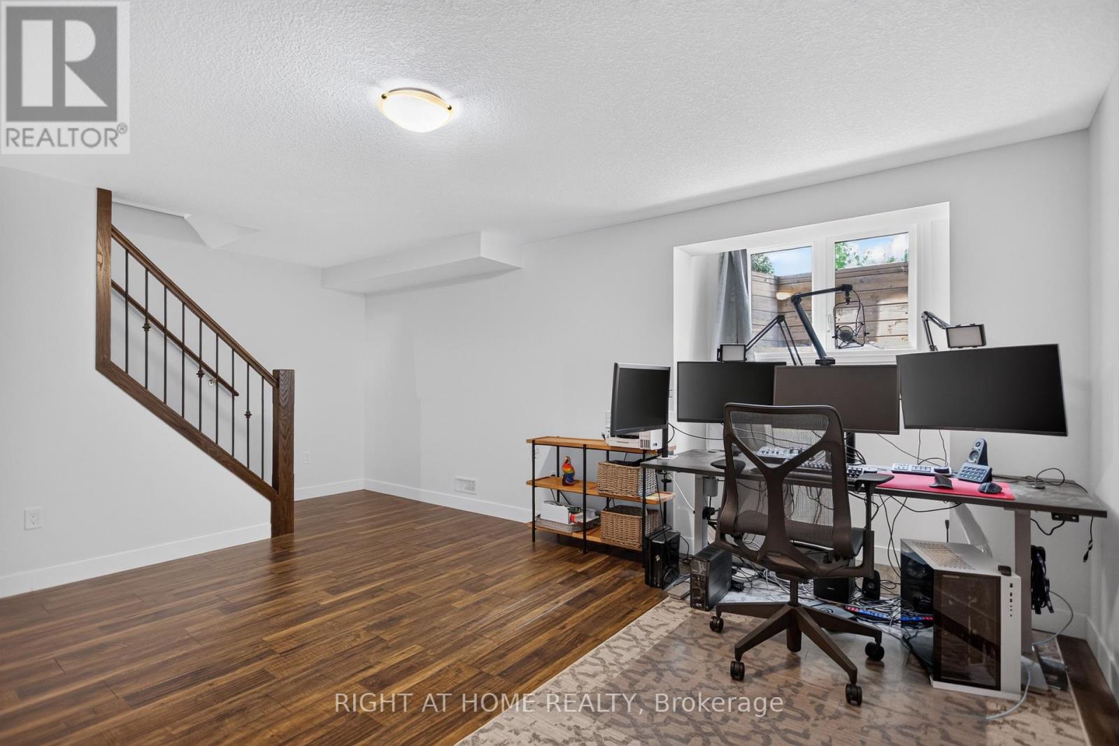 #48 1110 MEADOWLARK RIDGE - 40