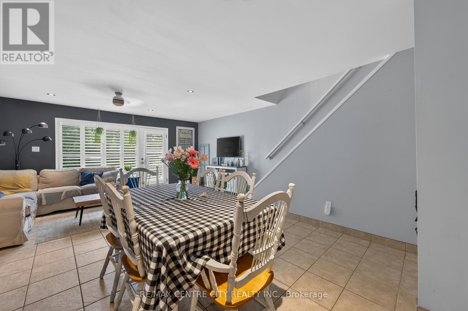 #3 720 WONDERLAND ROAD S - 15