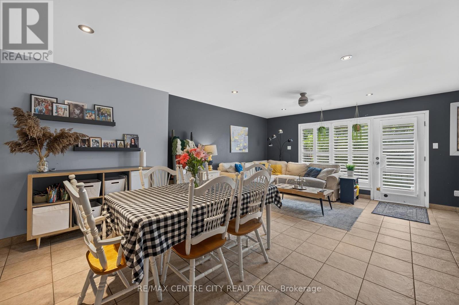 #3 720 WONDERLAND ROAD S - 16