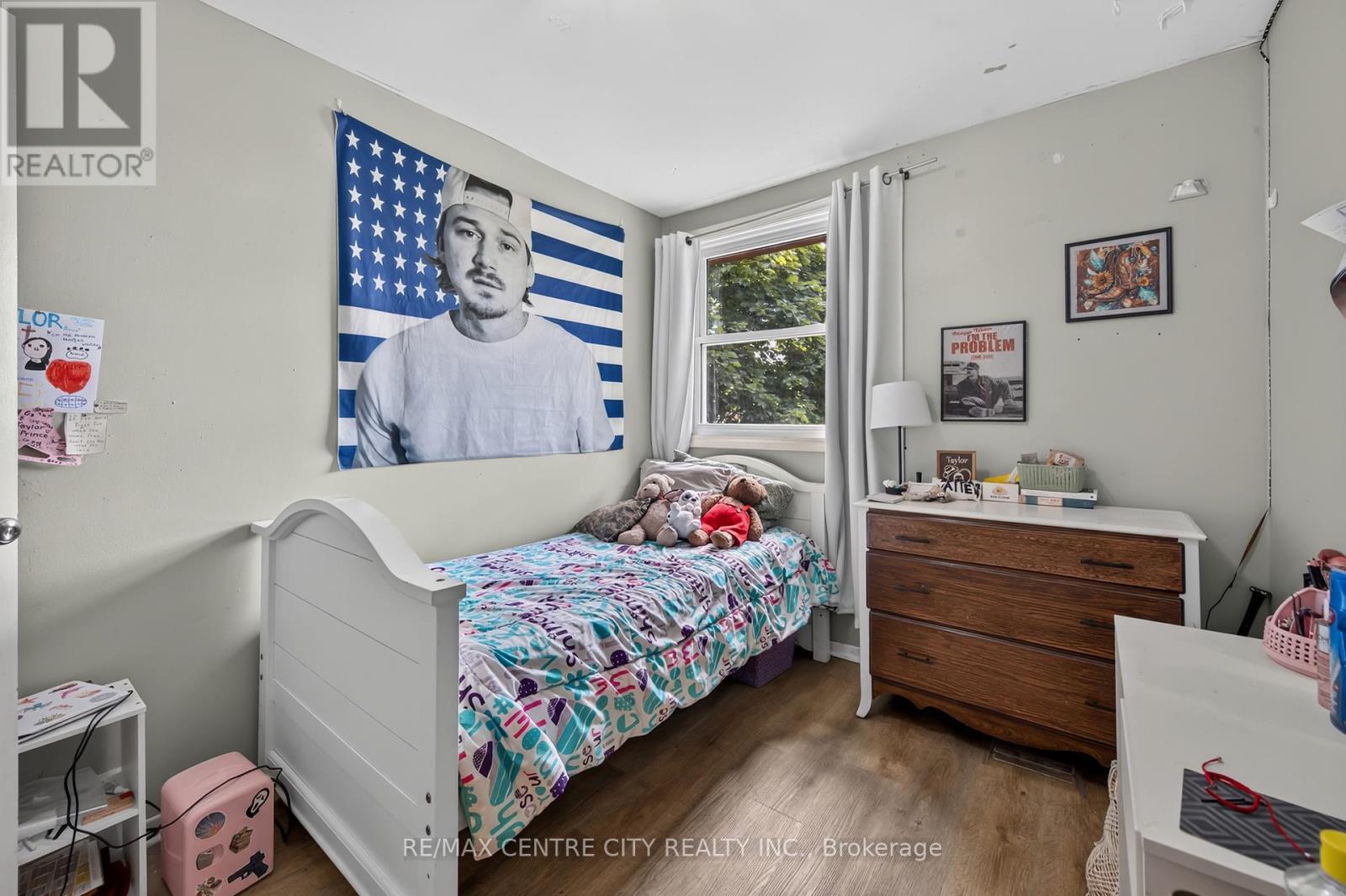 #3 720 WONDERLAND ROAD S - 23