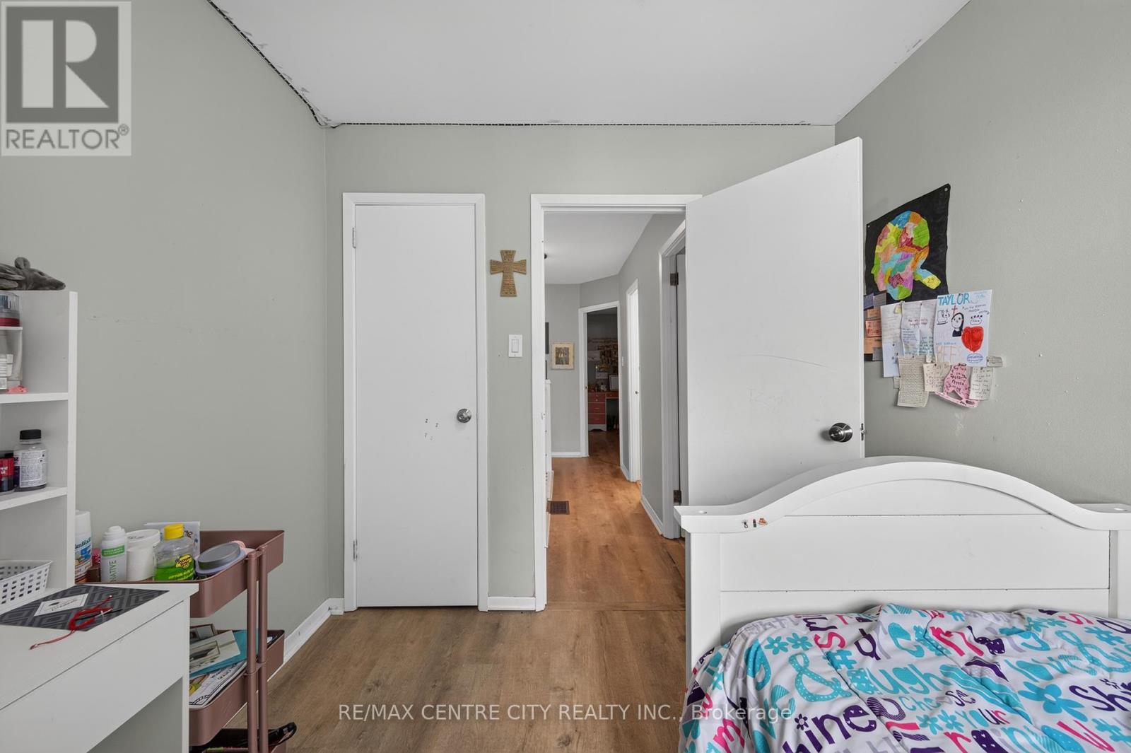 #3 720 WONDERLAND ROAD S - 24
