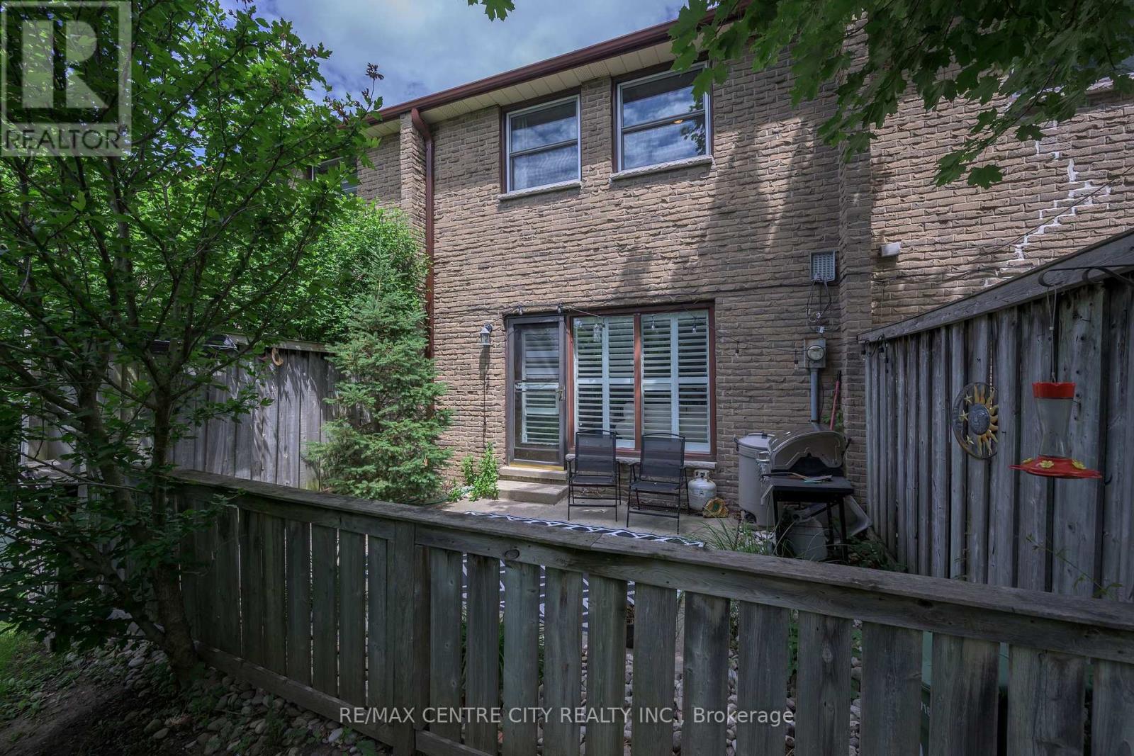 #3 720 WONDERLAND ROAD S - 6