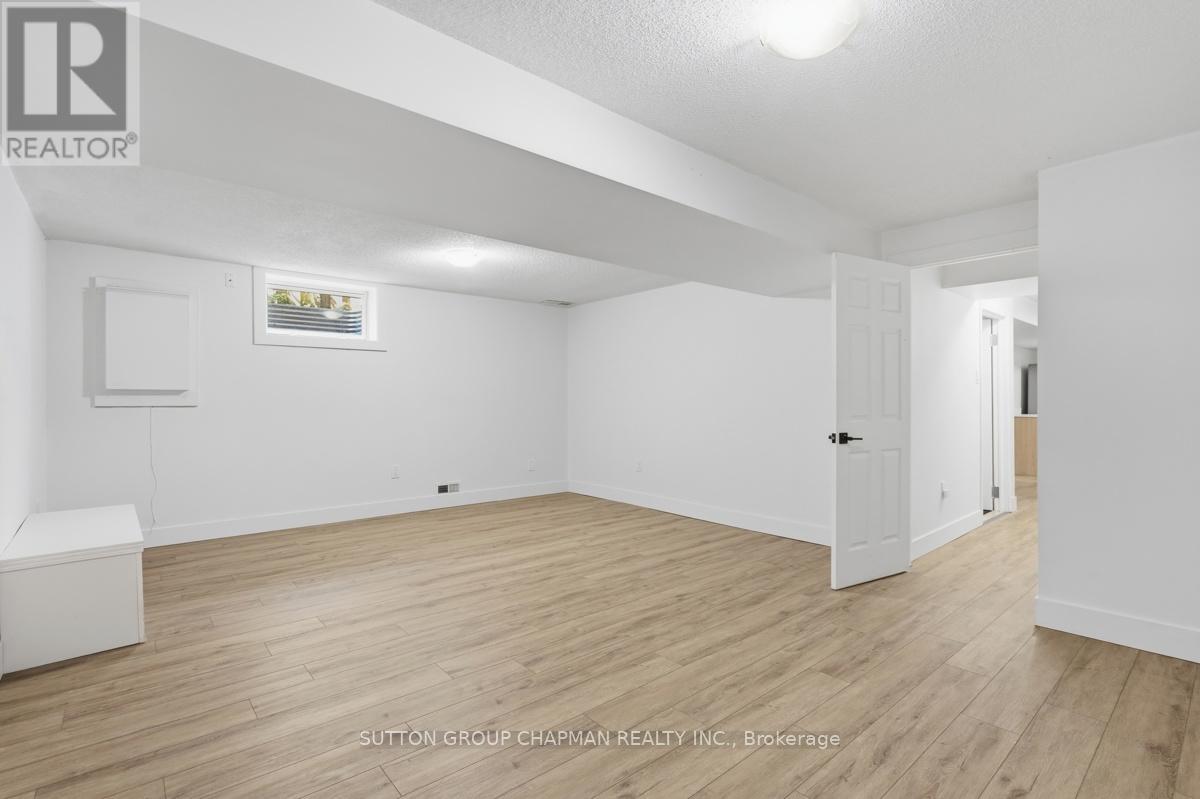 955 LAWSON ROAD - 22