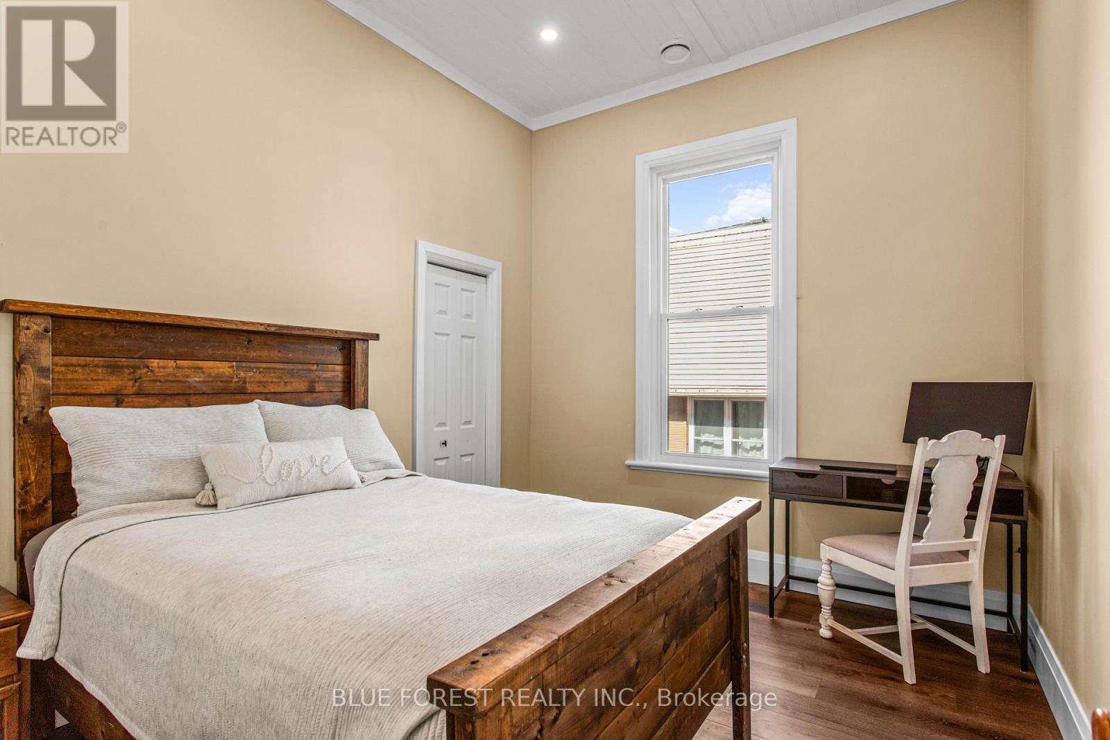 295 BULLER STREET - 22