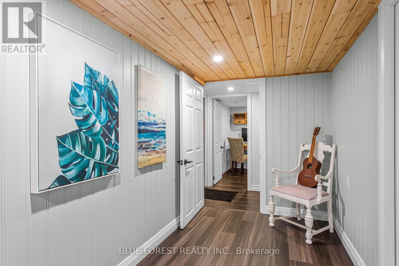 295 BULLER STREET - 27