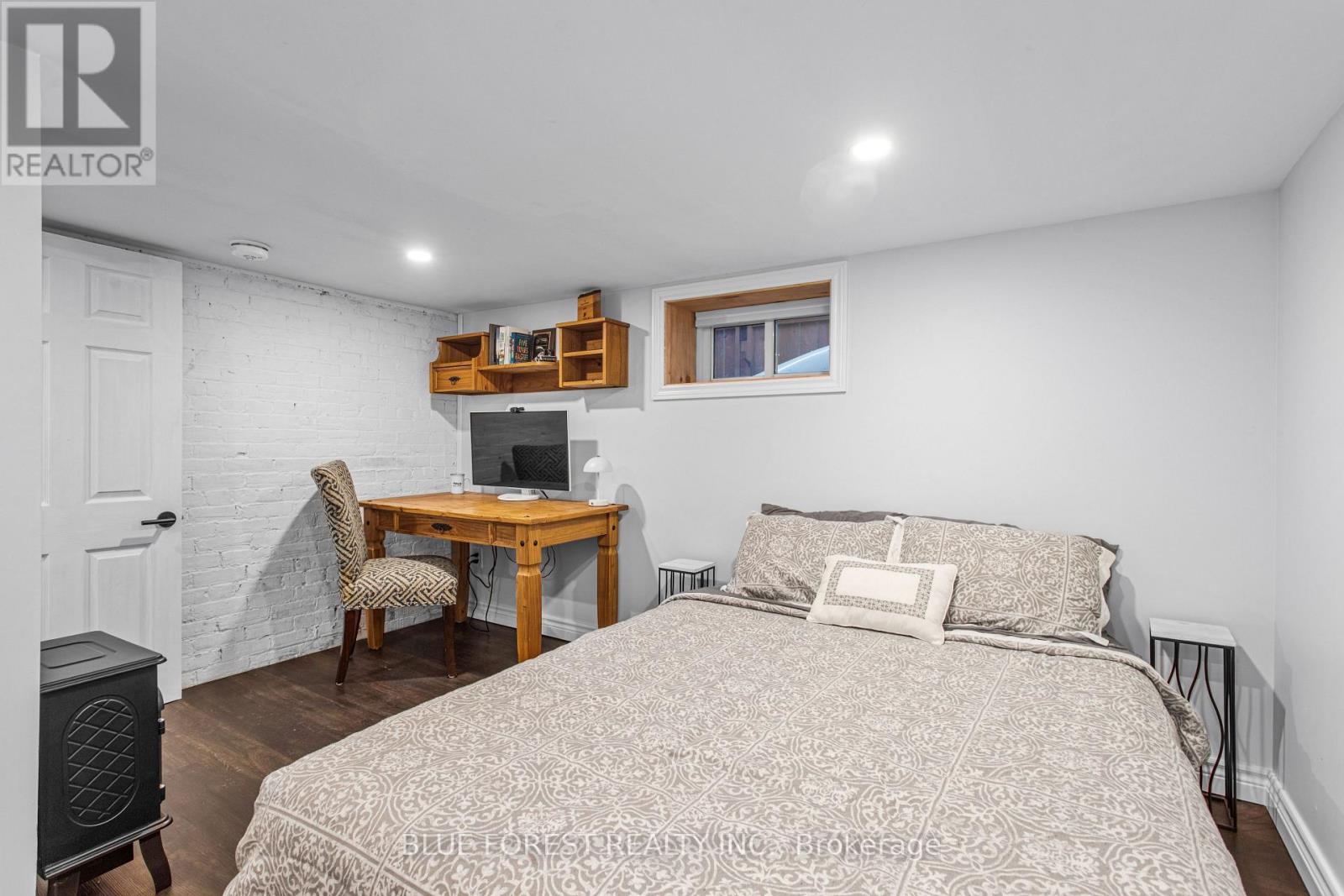 295 BULLER STREET - 30