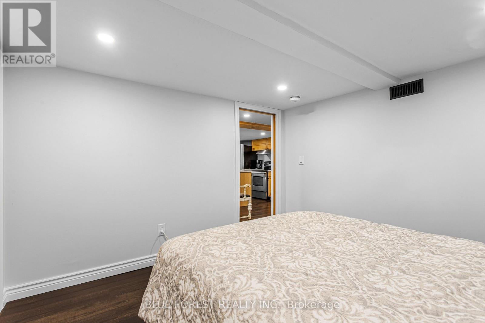 295 BULLER STREET - 42