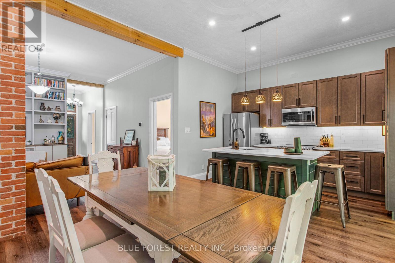295 BULLER STREET - 8