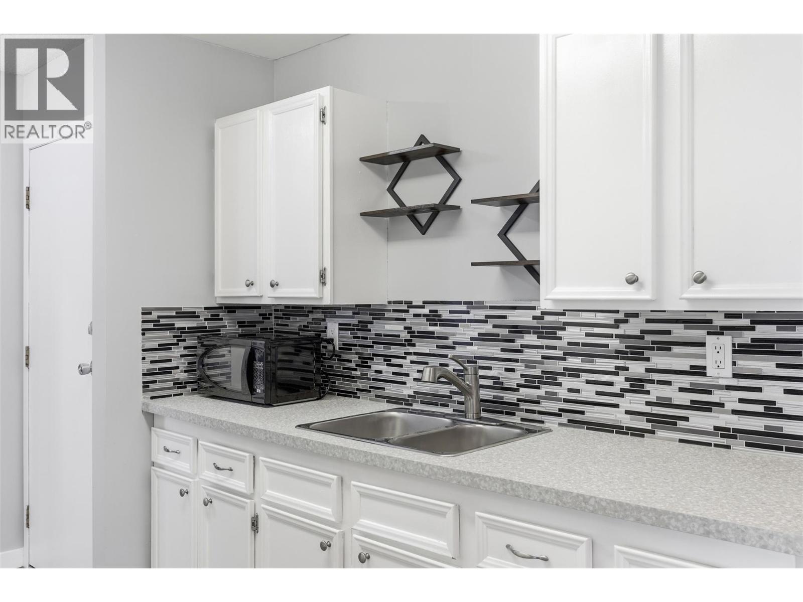 #22 1595 Summit Drive - Image 10