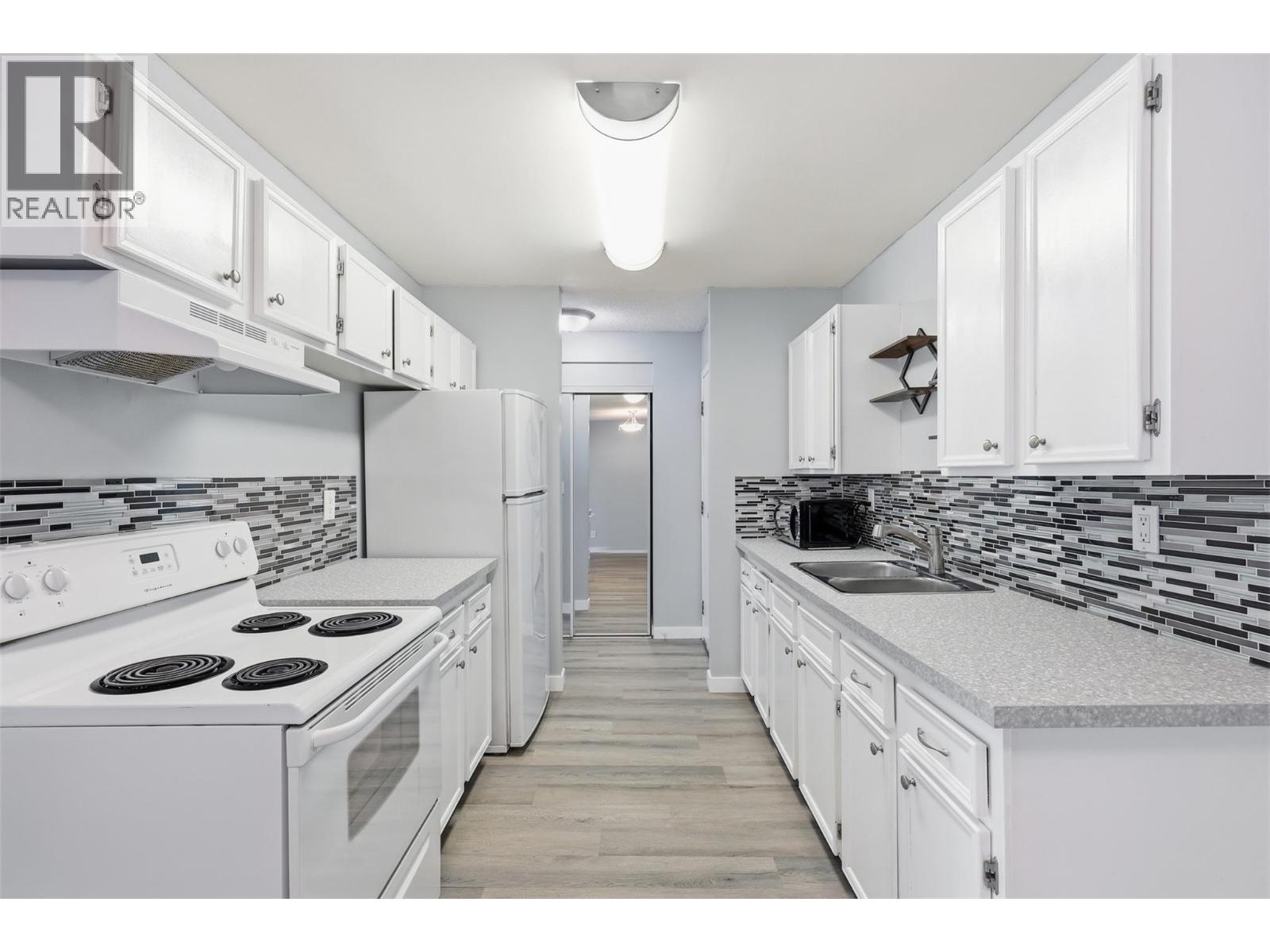#22 1595 Summit Drive - Image 8