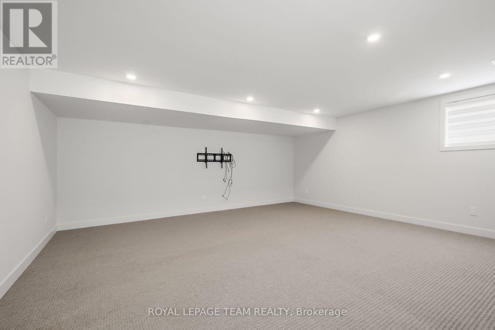 4 Bed, 3 Bath House for Rent in Ottawa – 799 CAIRN CRESCENT, Ottawa – MLS# X13518380 - Image 11