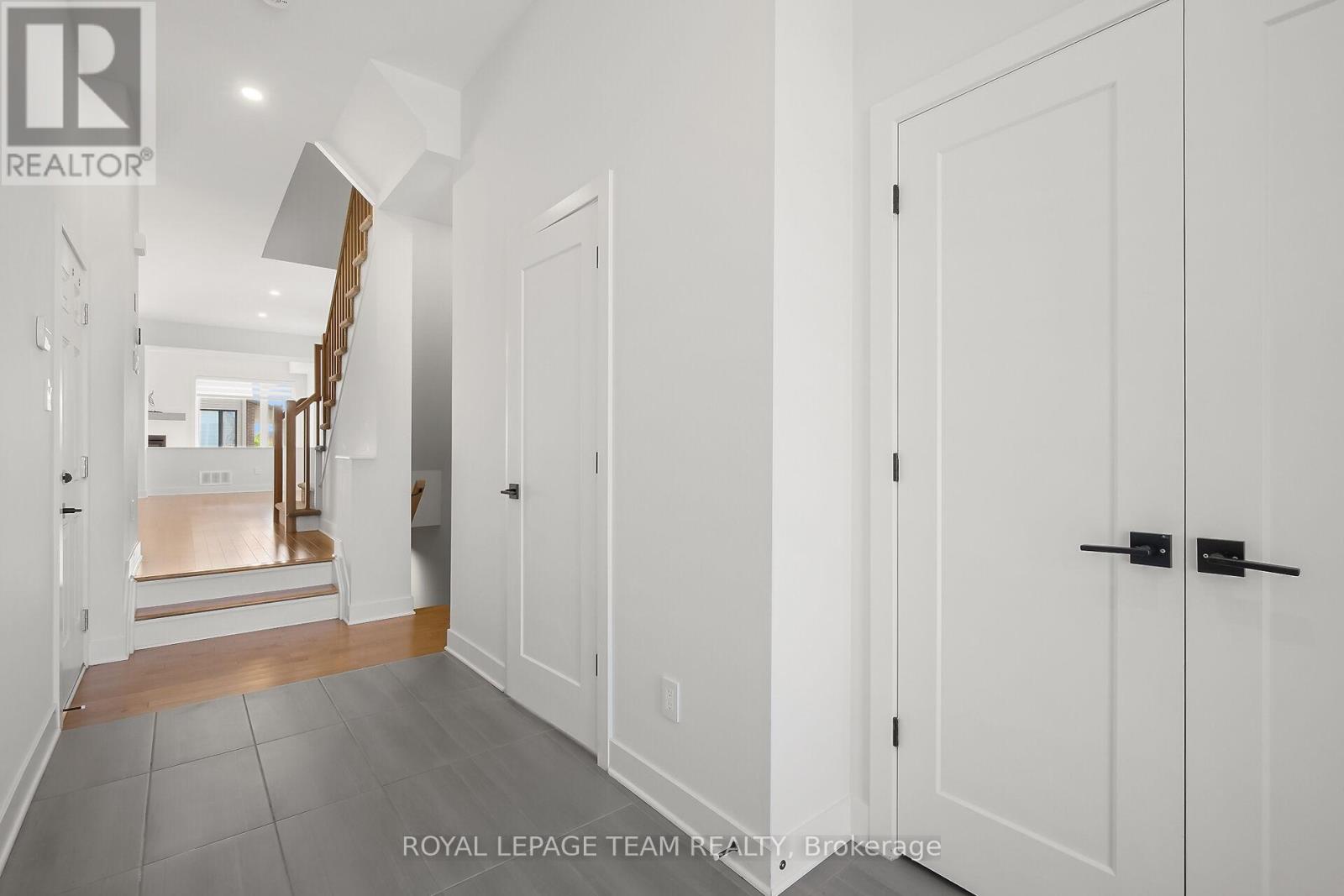 4 Bed, 3 Bath House for Rent in Ottawa – 799 CAIRN CRESCENT, Ottawa – MLS# X13518380 - Image 14
